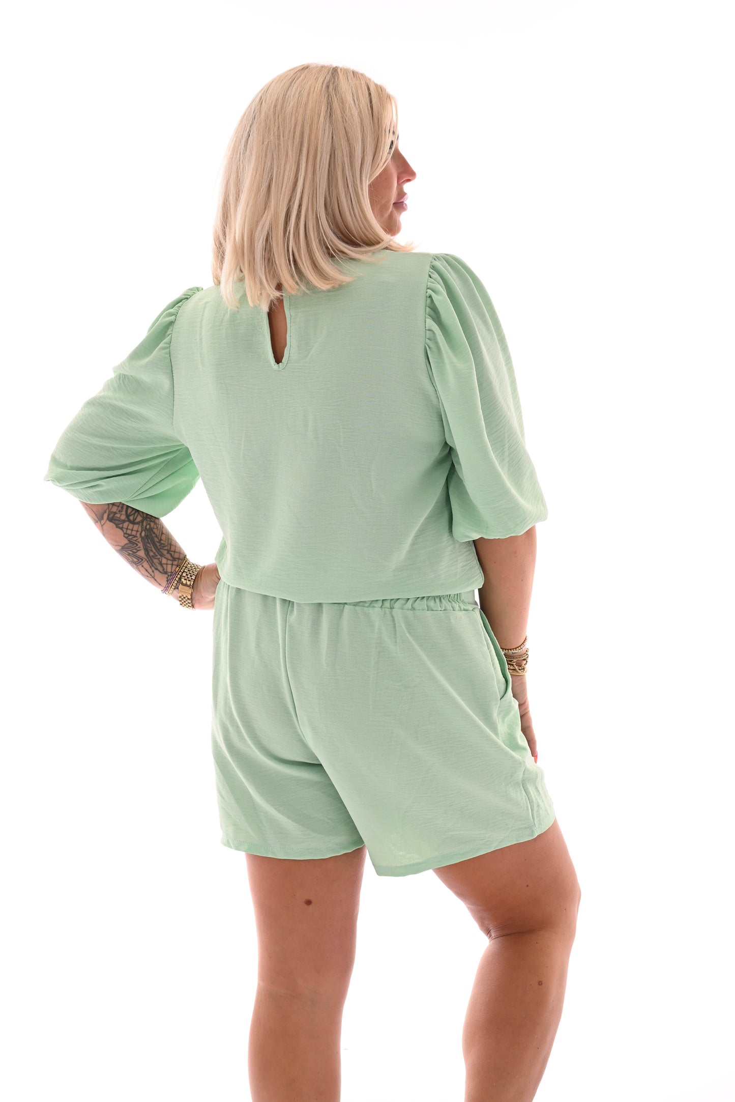 Tvådelat set med shorts & puffärmar | Mintgrön