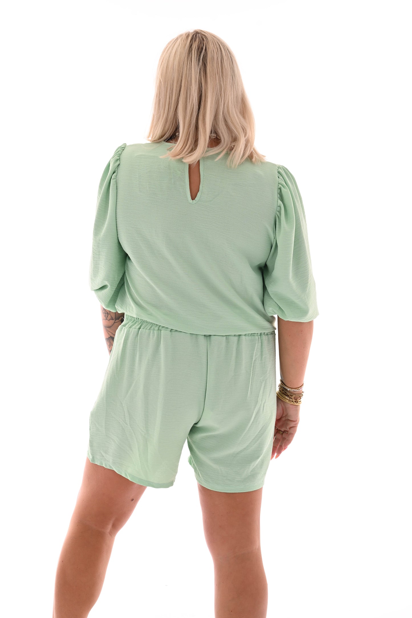 Tvådelat set med shorts & puffärmar | Mintgrön