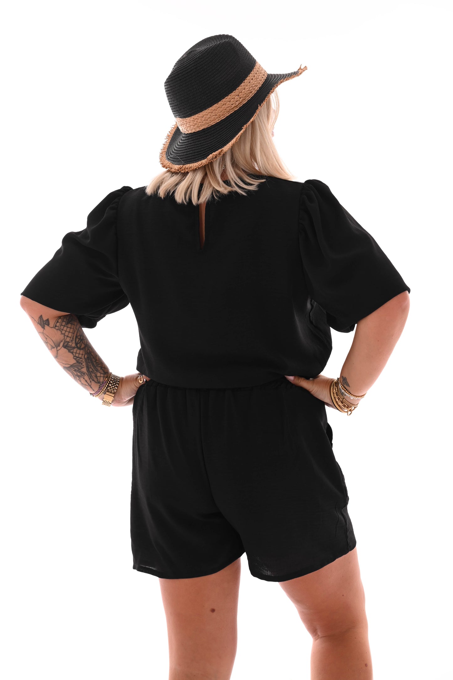 Tvådelat set med shorts & puffärmar | Svart