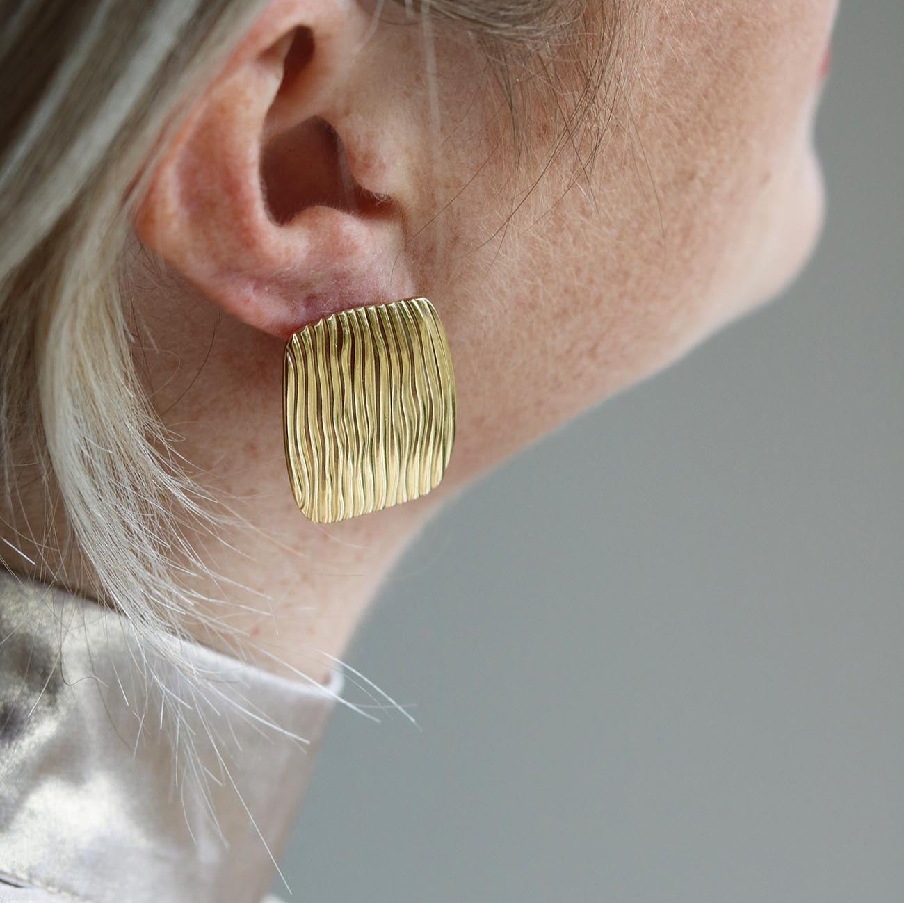 Stylefyllda örhängen