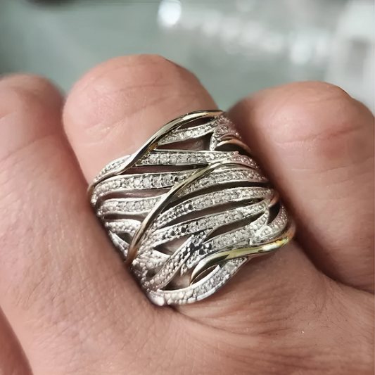 Elegant Flerlagers Tvinnad Ring